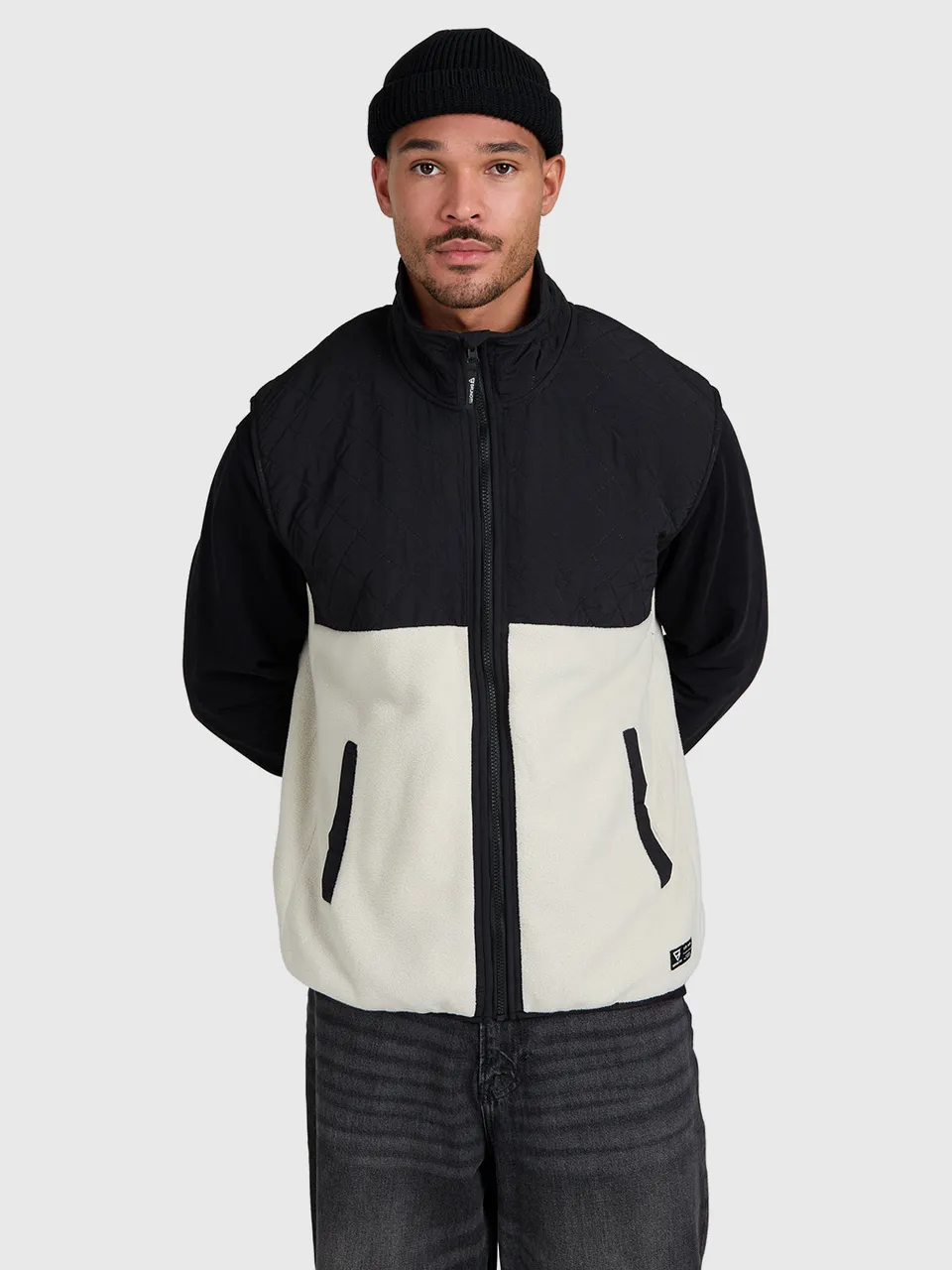 brunotti-dipon-herren-bodywarmer-soft-grey-polyester image 1