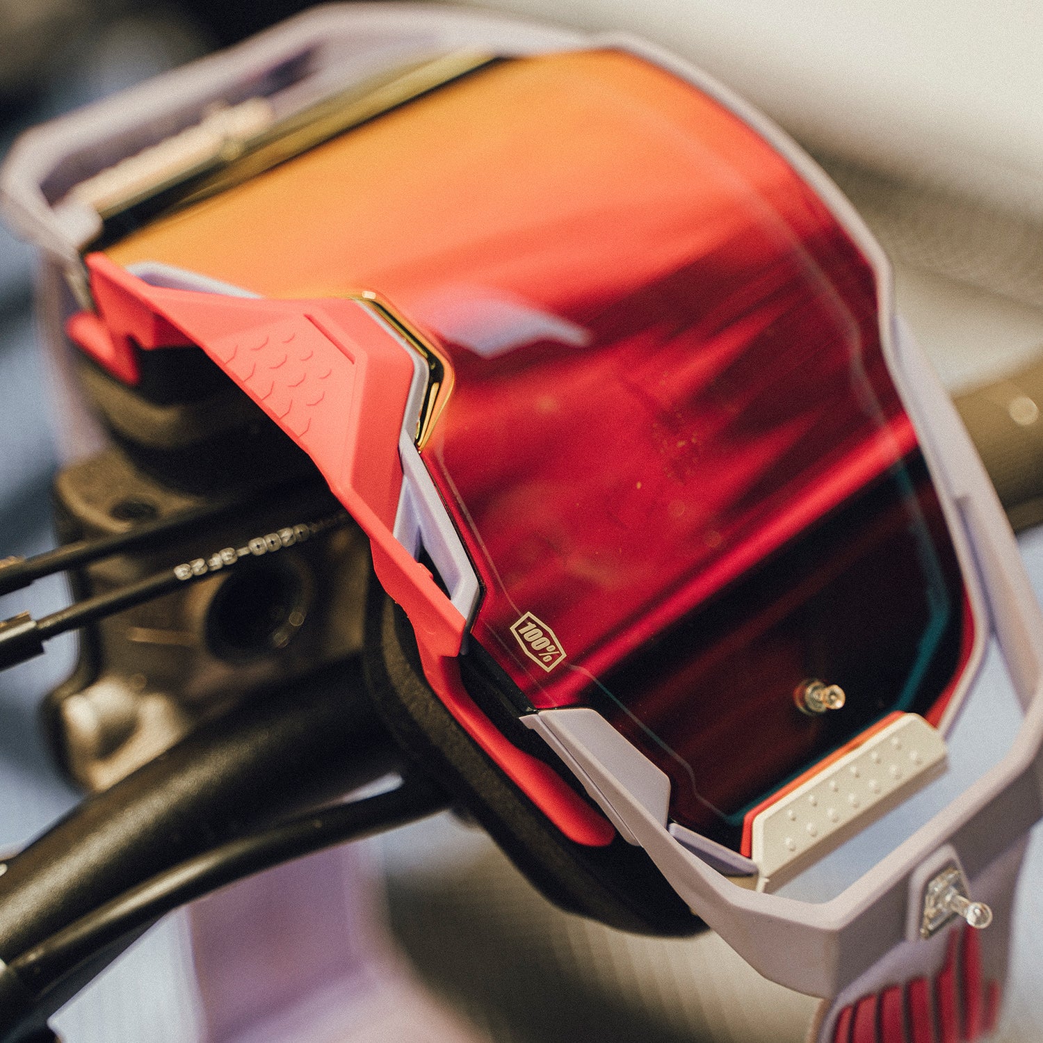 100-armega-fausto-motorradbrille-rot-mit-clear-glas image 3