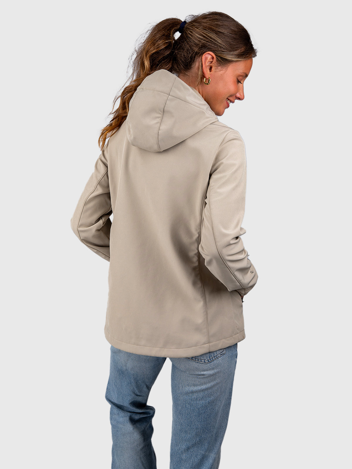 brunotti-joos-softshelljacke-damen-fungi-winddicht image 2