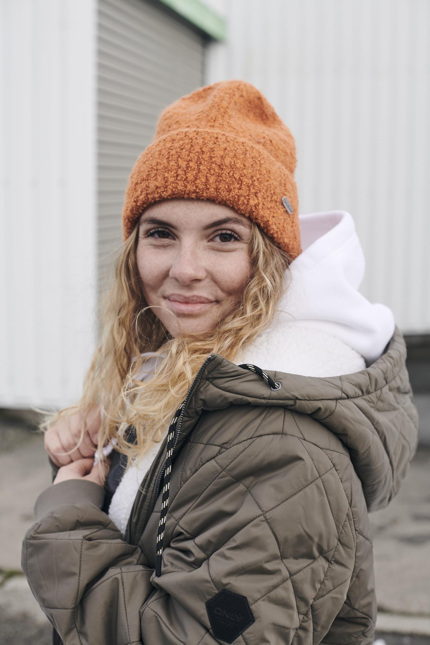 chillouts-esther-hat-winterm-tze-olive-strukturiert image 2