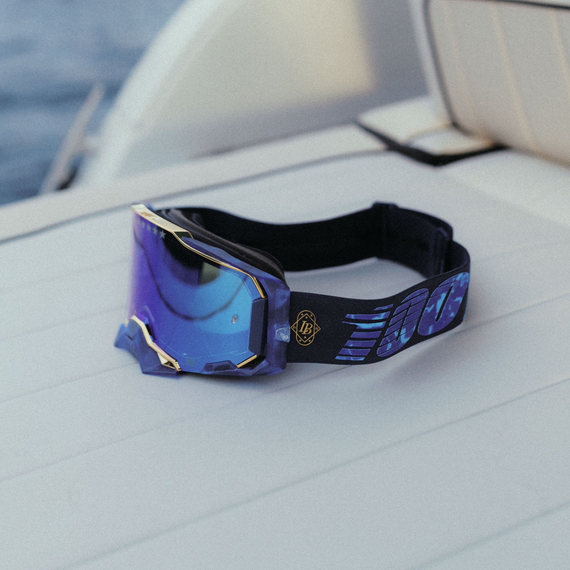 100-armega-le-bruni-signature-goggle-navy-gold-limited-edition image 3