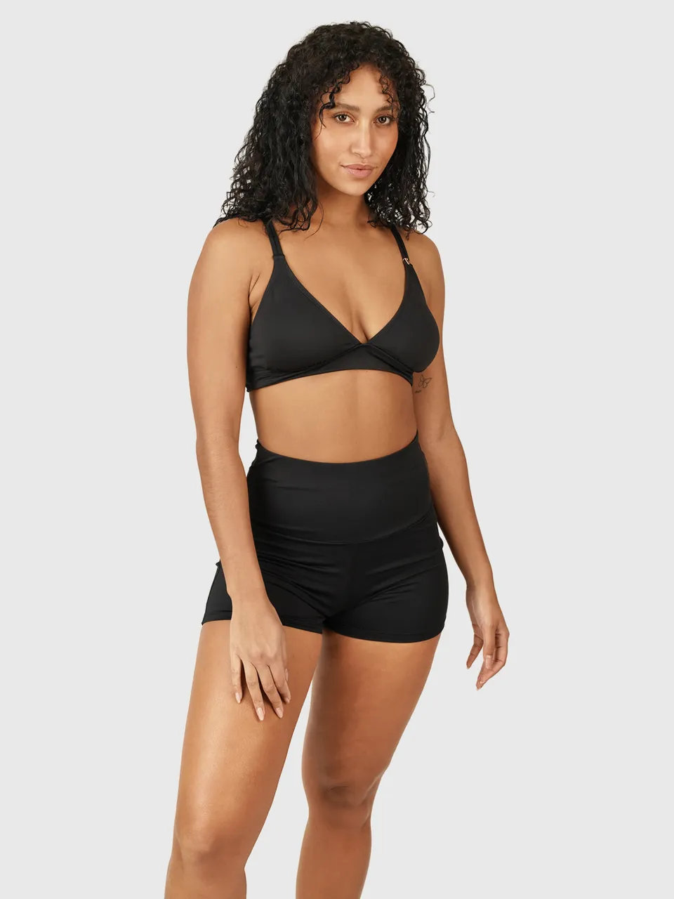 brunotti-delphinia-bralette-bikini-oberteil-schwarz-recycelt image 1