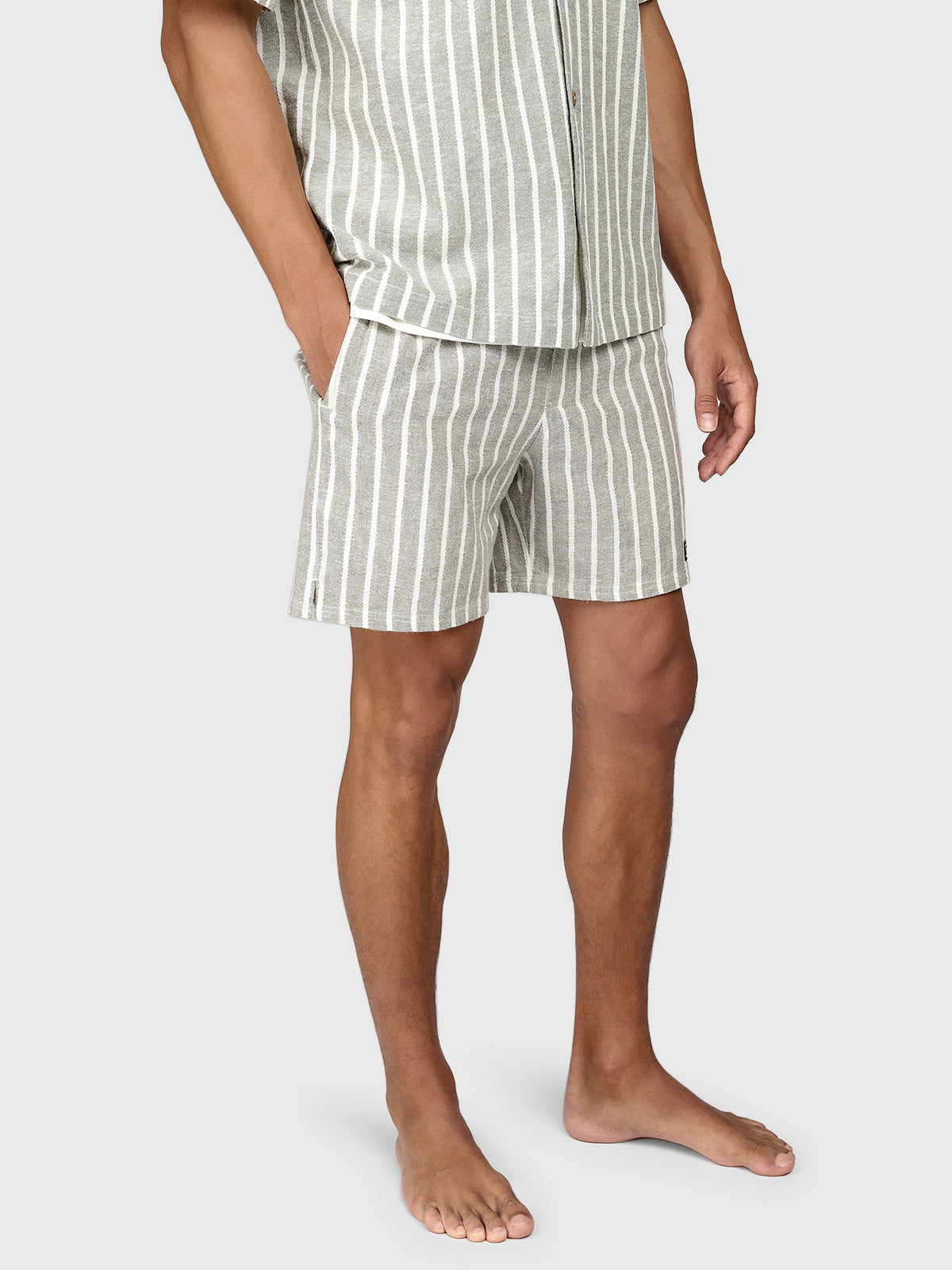 brunotti-aiden-stripe-walk-shorts-snow-wei image 5