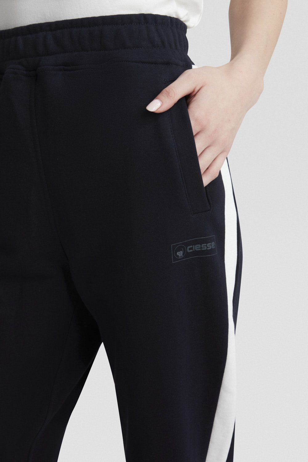 ciesse-outdoor-hose-blau-baumwolle-seitenstreifen image 3