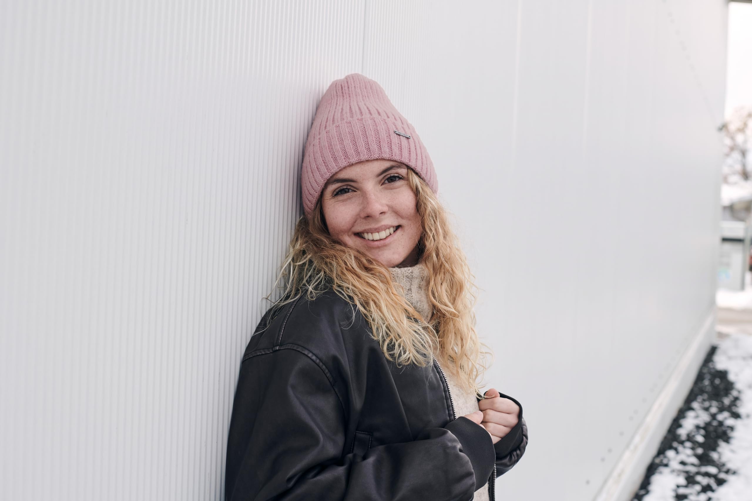 chillouts-tuva-beanie-strickm-tze-light-grey-merinowolle image 3