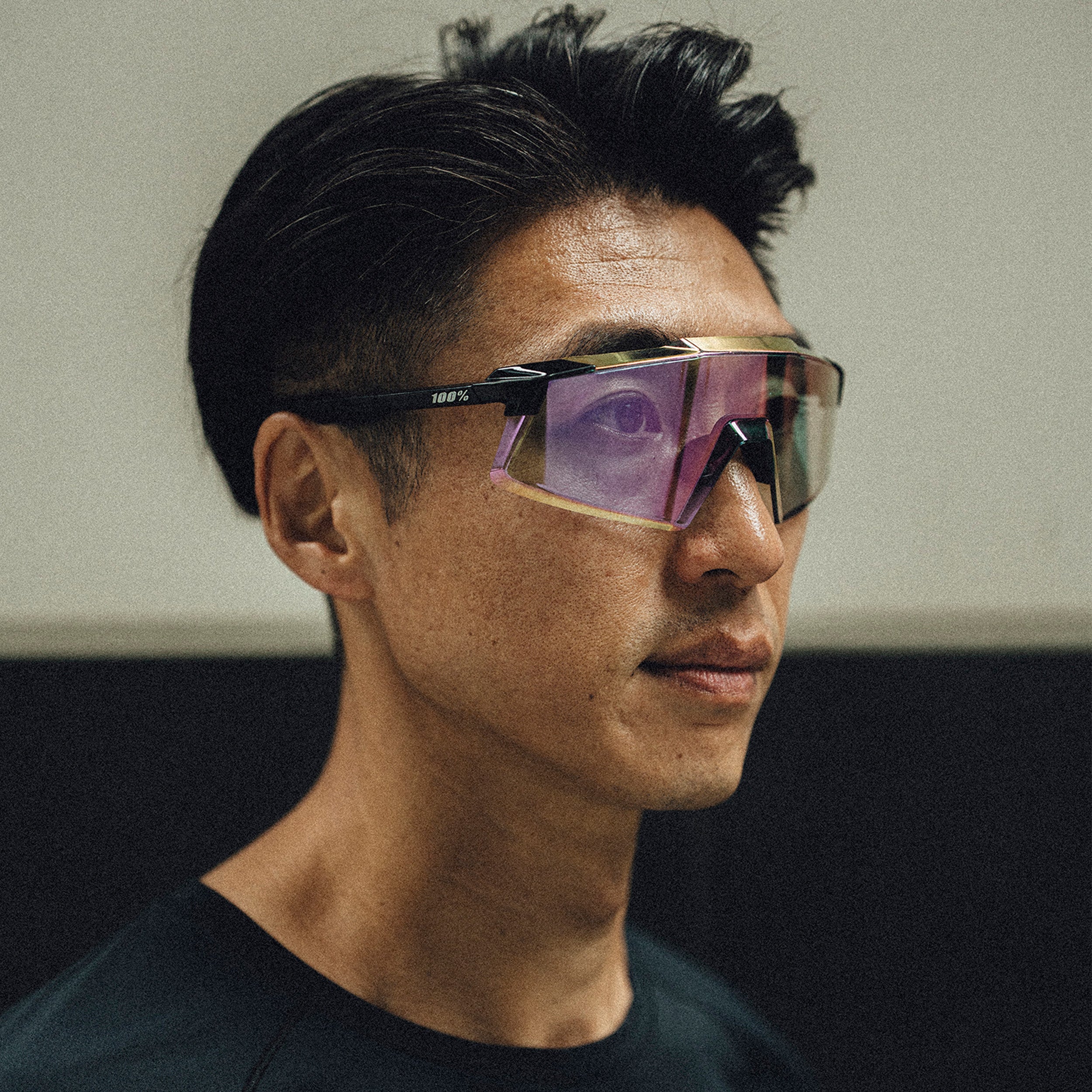 100-aerocraft-sonnenbrille-gloss-black-purple-mirror-photochromic image 7