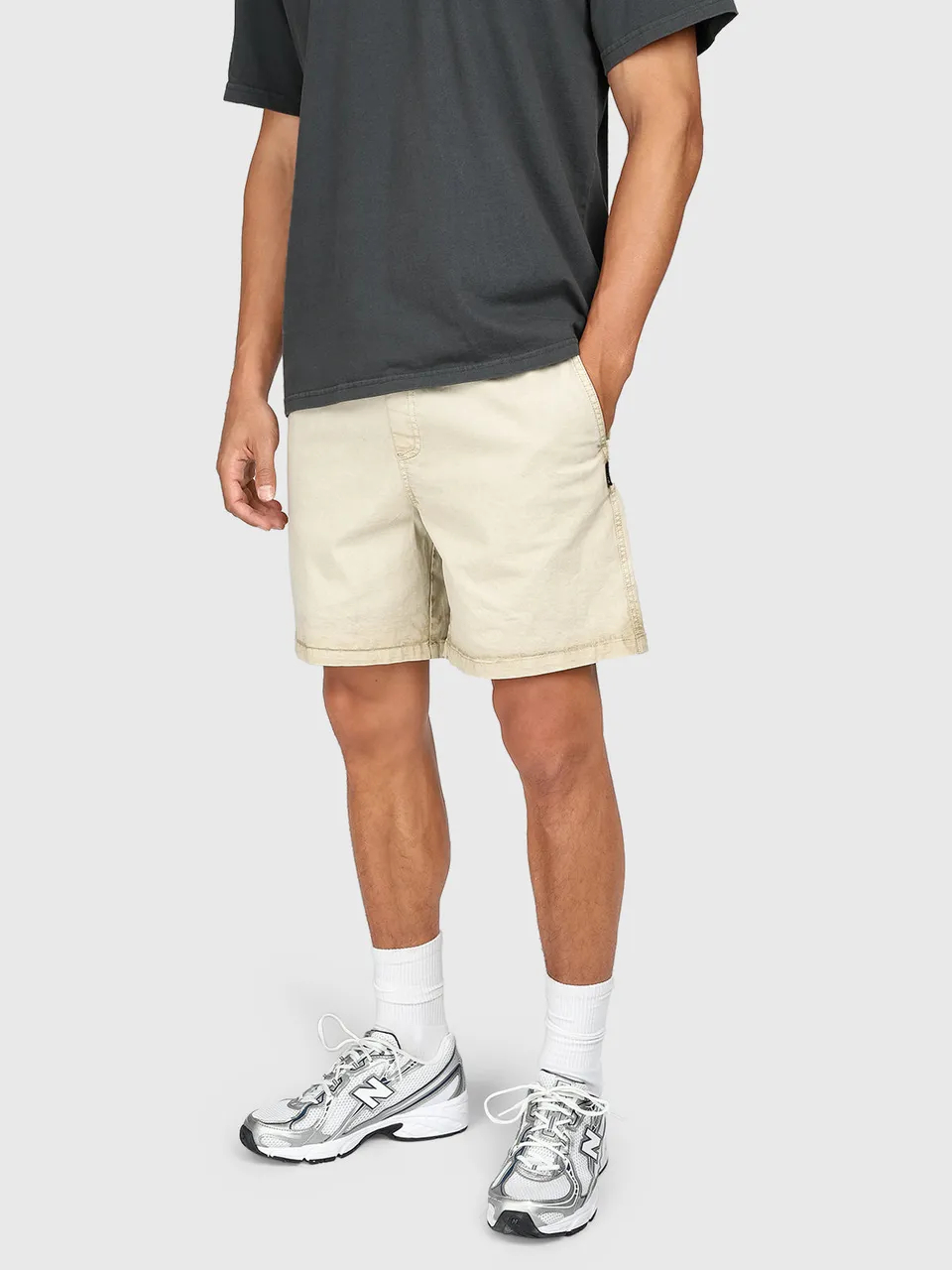 brunotti-alec-herren-walkshorts-feather-grey-stretch image 1