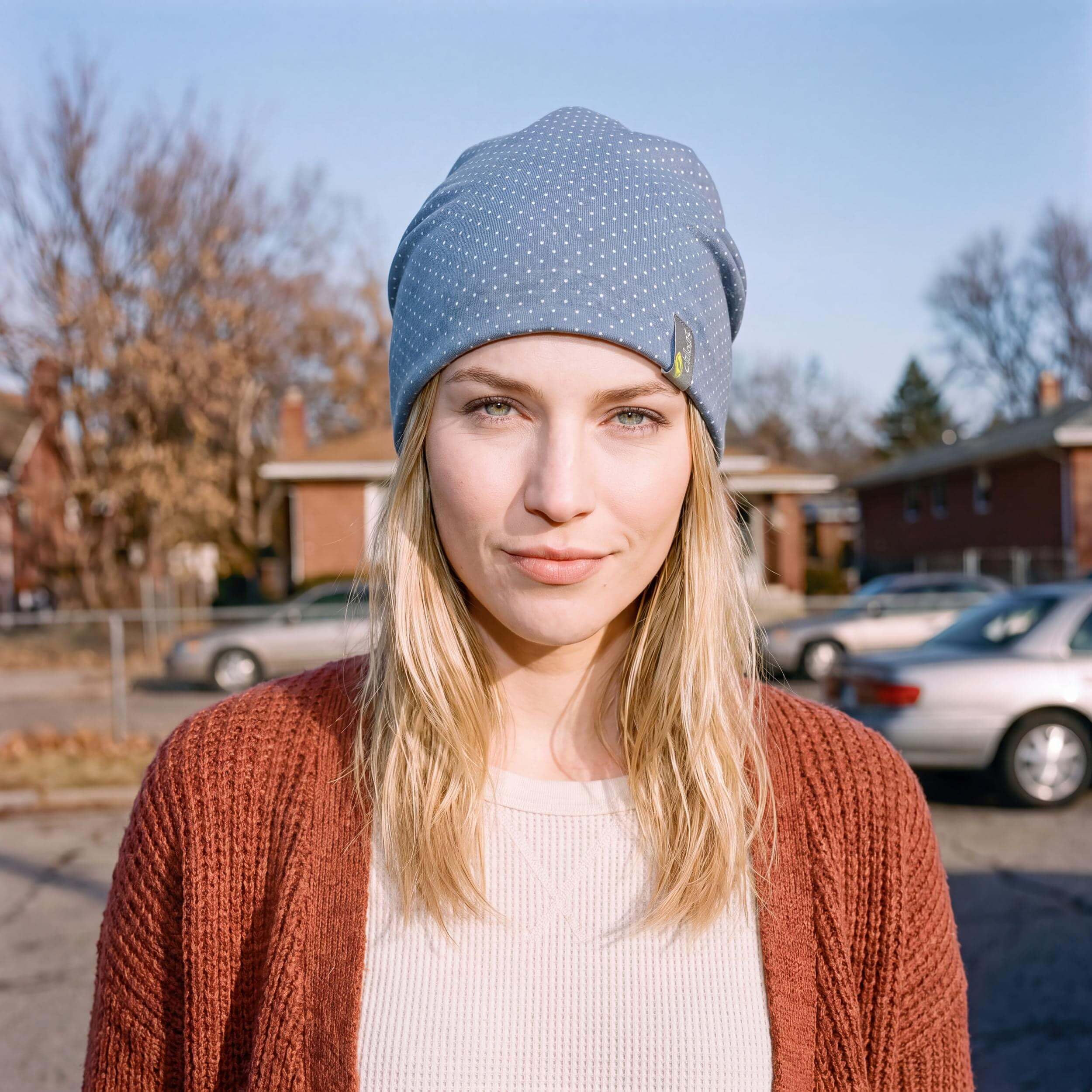 chillouts-beanies-florence-damenm-tze-longbeanie-blue-white image 2