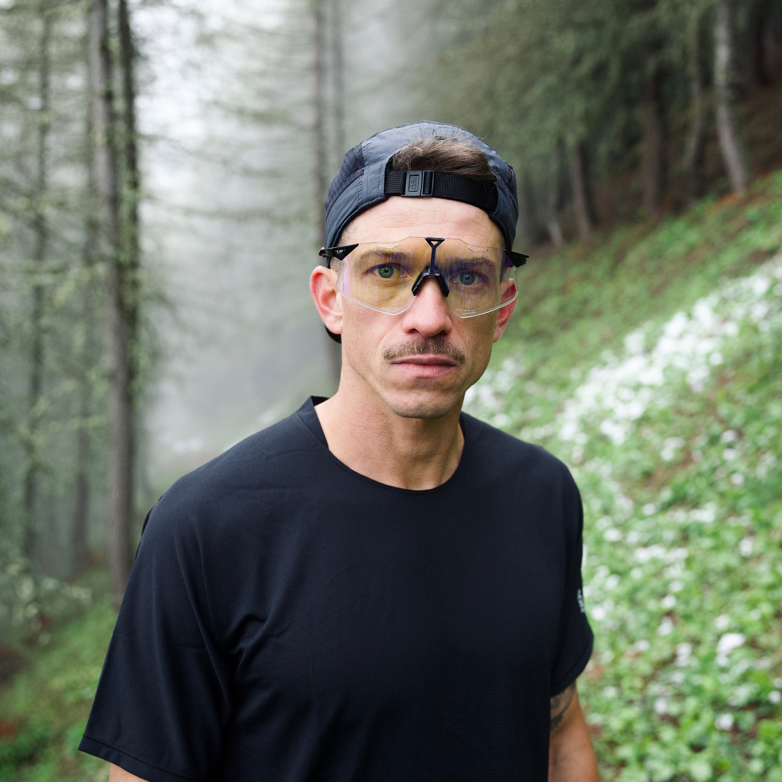 100-hypercraft-gloss-black-sonnenbrille-photochromic-purple-mirror image 5