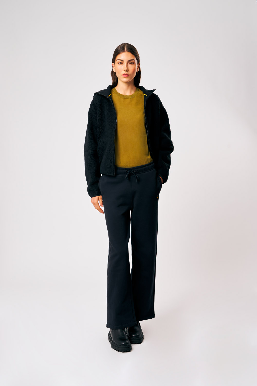 ciesse-outdoor-alix-schwarze-damen-teddyjacke image 2