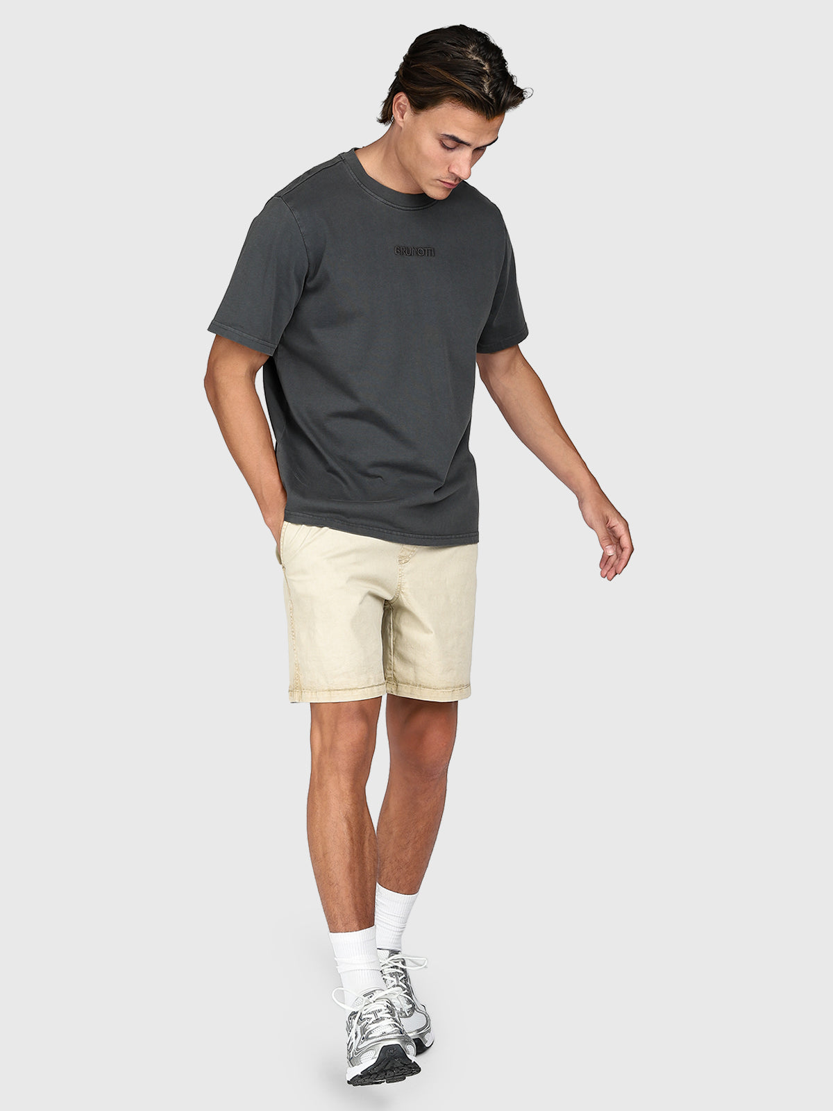 brunotti-alec-herren-walkshorts-feather-grey-stretch image 2