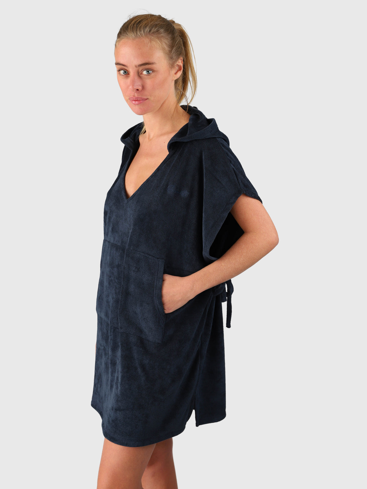 brunotti-paige-damen-poncho-indigo-blue-mit-kapuze image 4