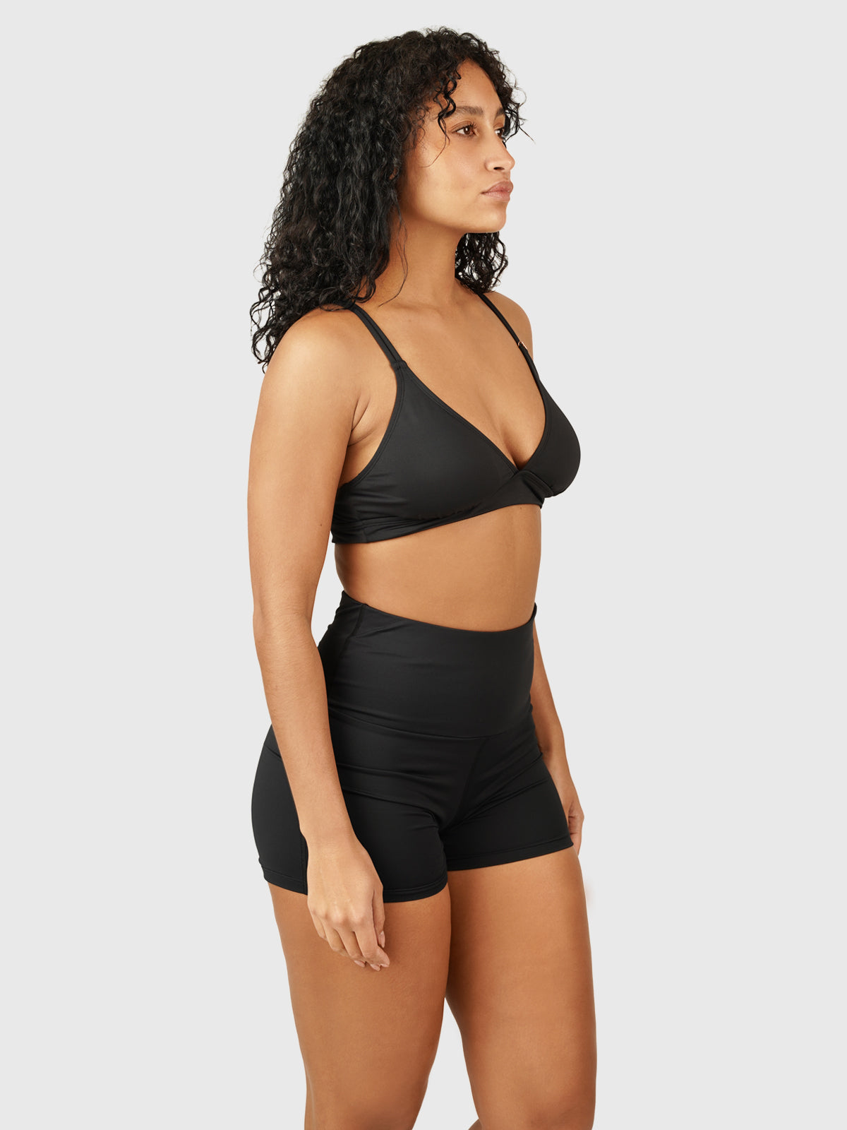 brunotti-delphinia-bralette-bikini-oberteil-schwarz-recycelt image 4