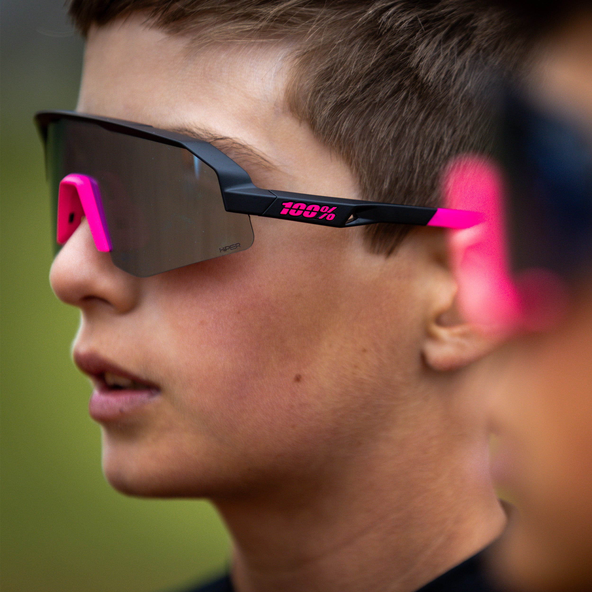 100-slendale-youth-sonnenbrille-schwarz-pink-blue-mirror image 5