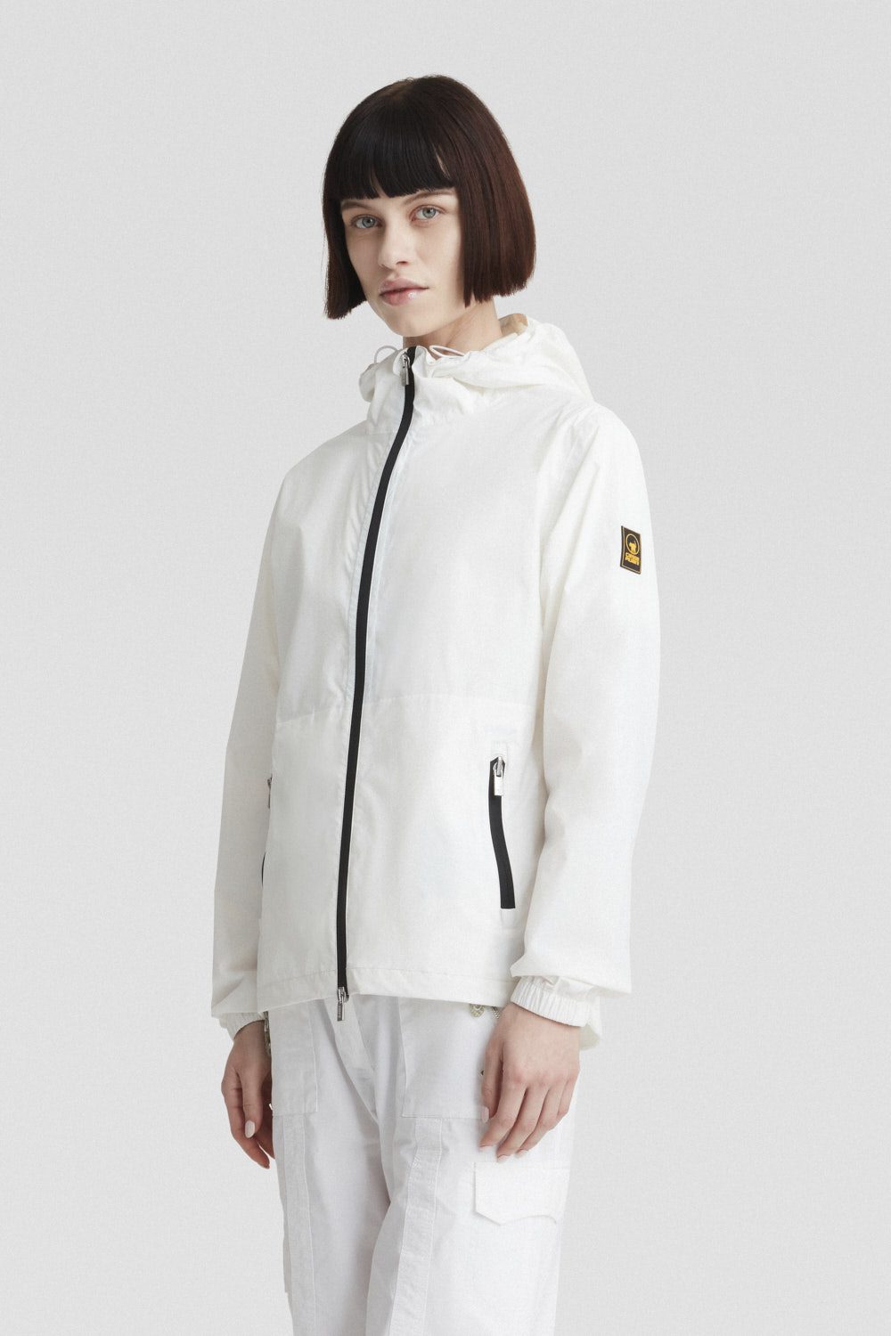 ciesse-outdoor-windjacke-weiss-mit-kapuze-wasserdicht image 1