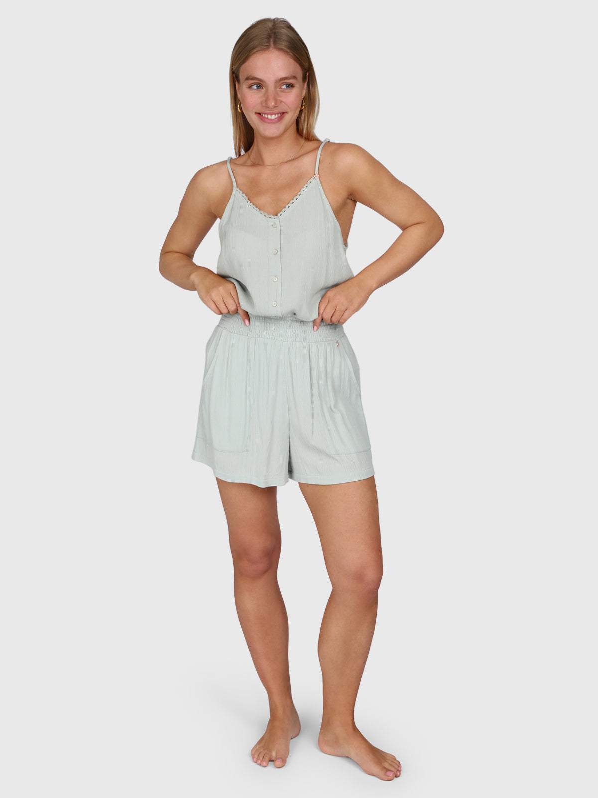 brunotti-essia-damen-shorts-aqua-grey-lockerer-schnitt image 2