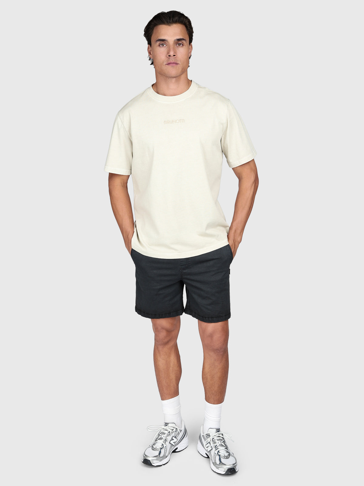 brunotti-alec-herren-walkshorts-schwarz-stretch image 2