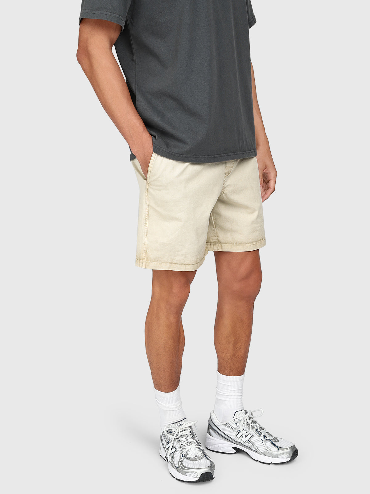 brunotti-alec-herren-walkshorts-feather-grey-stretch image 5