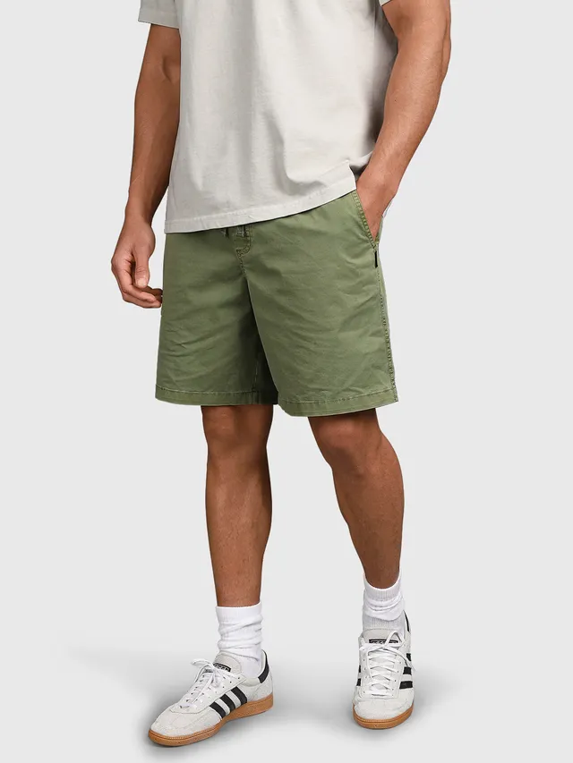 brunotti-alec-walk-shorts-herren-mayfly-stretch-washed image 1