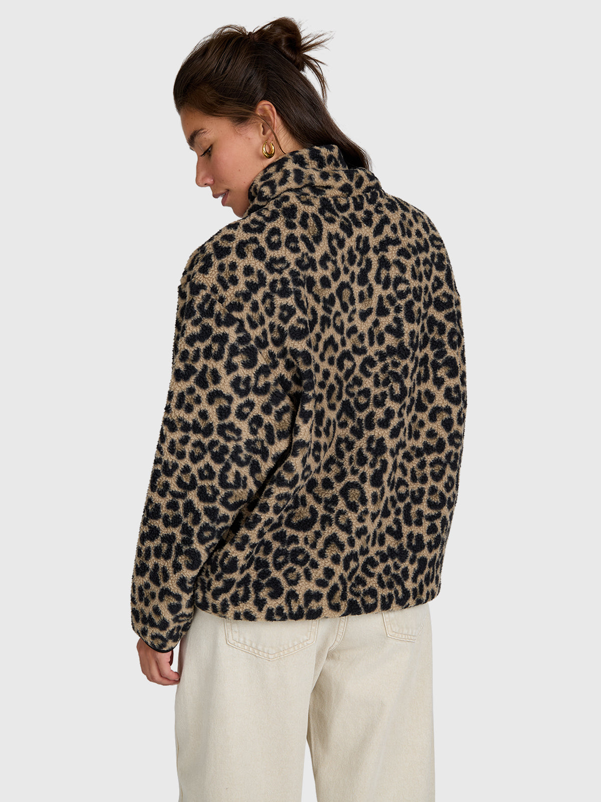 brunotti-rezan-damen-fleece-schwarz-lockerer-midlayer image 2