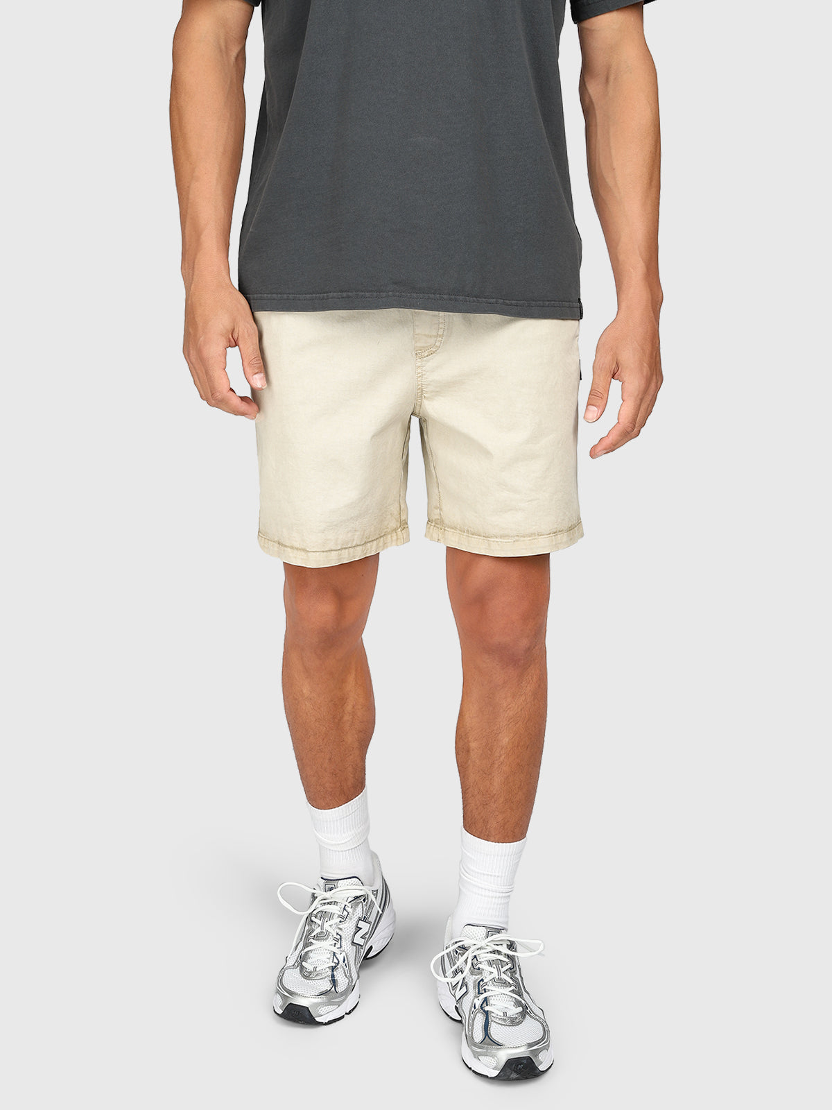 brunotti-alec-herren-walkshorts-feather-grey-stretch image 3