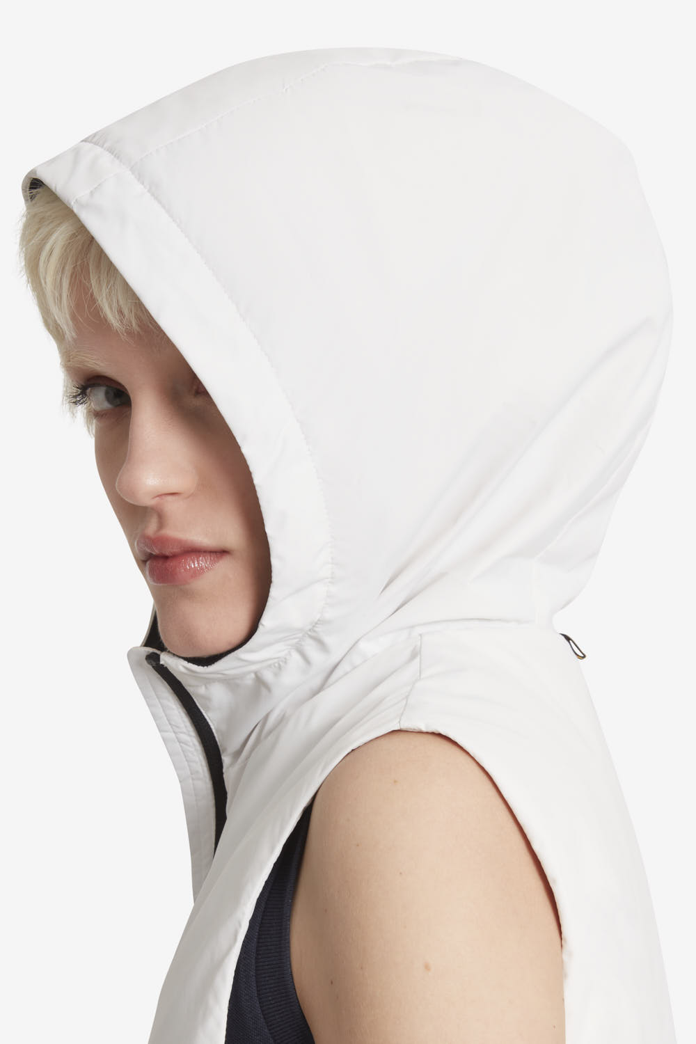 ciesse-outdoor-kenza-steppweste-damen-wei-mit-kapuze image 3