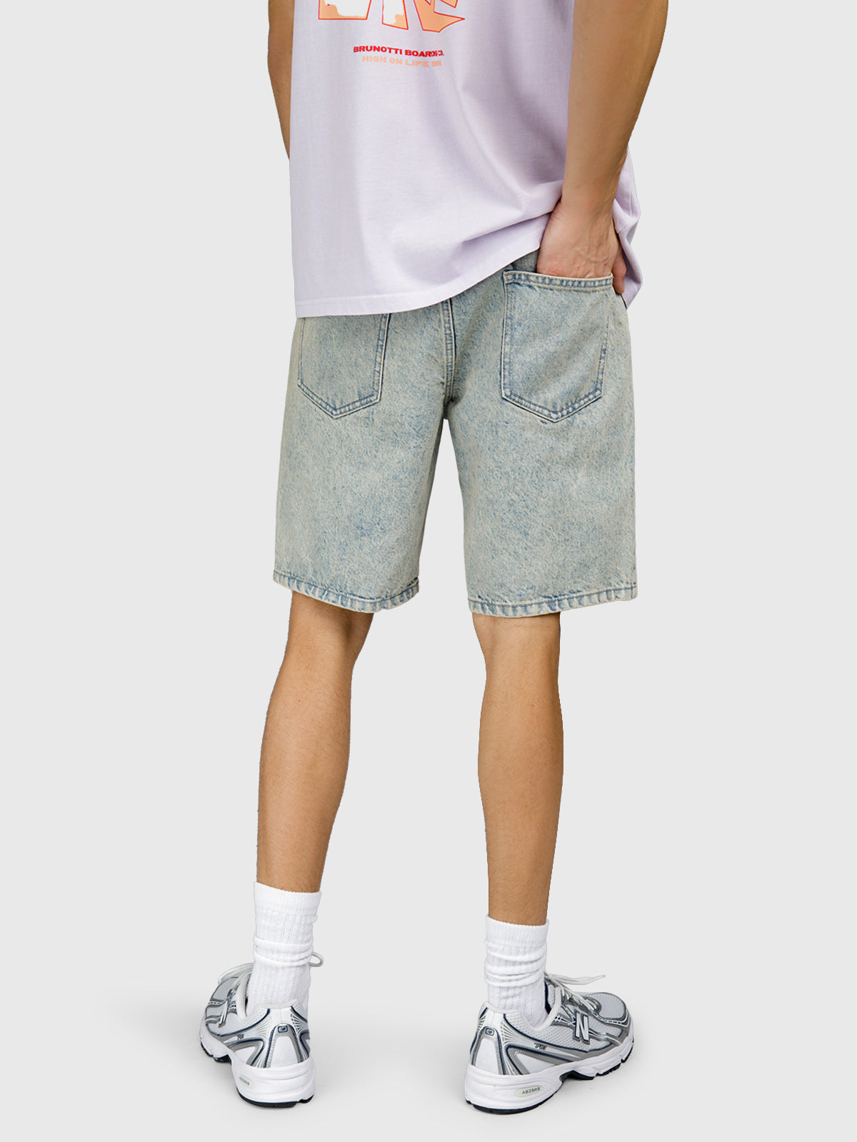 brunotti-relaxtime-denim-shorts-herren-beige-blue-locke image 4