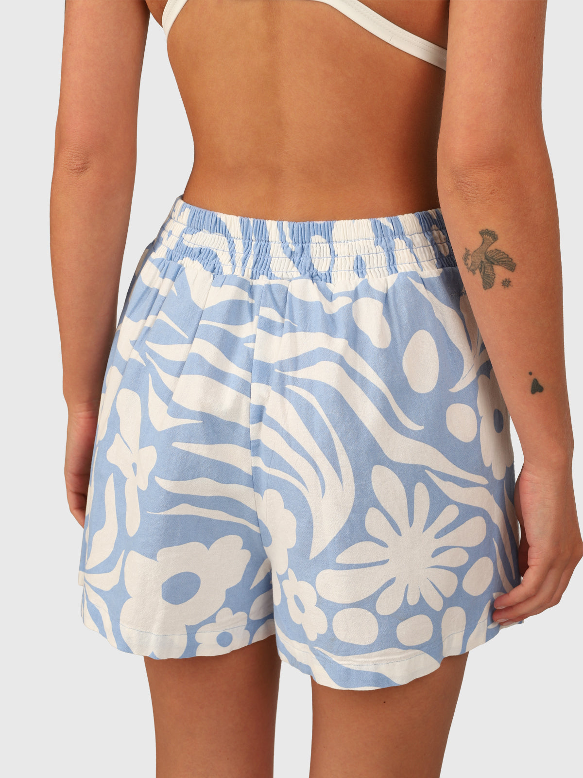brunotti-candice-swirl-damen-shorts-blau-floral-baumwolle image 6