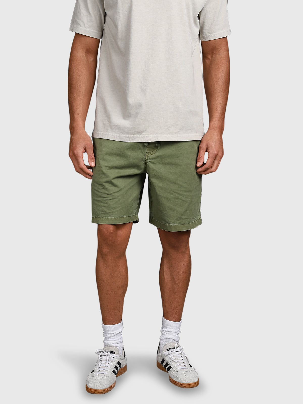 brunotti-alec-walk-shorts-herren-mayfly-stretch-washed image 3