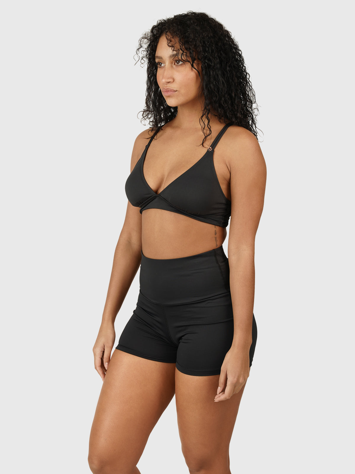brunotti-delphinia-bralette-bikini-oberteil-schwarz-recycelt image 5