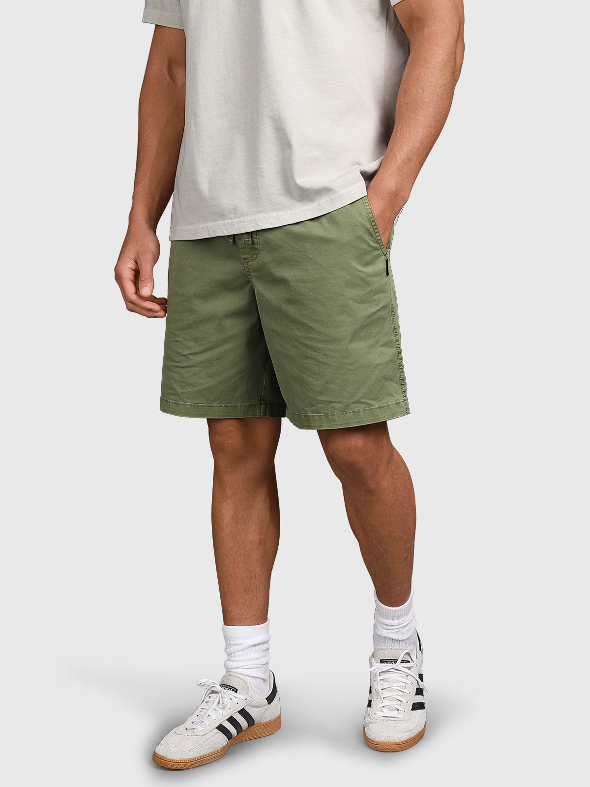 brunotti-alec-walk-shorts-herren-mayfly-stretch-washed image 1